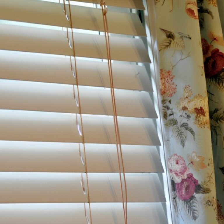 How to Paint Wood Blinds