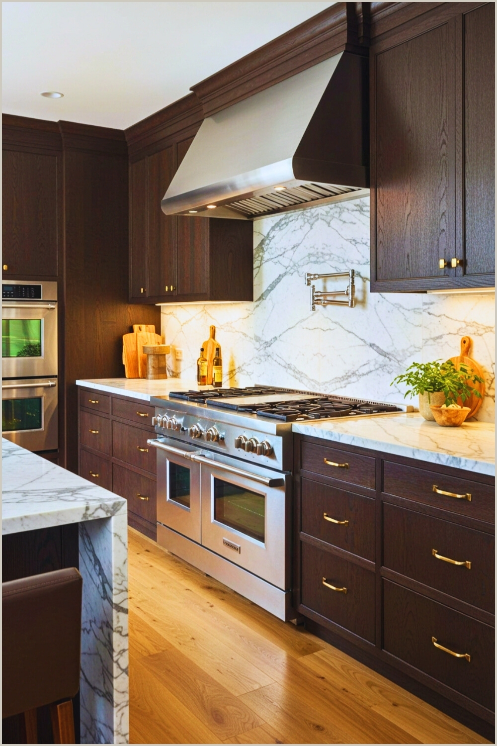 High-end Kitchen Dark Wood Cabinets Polished Marble