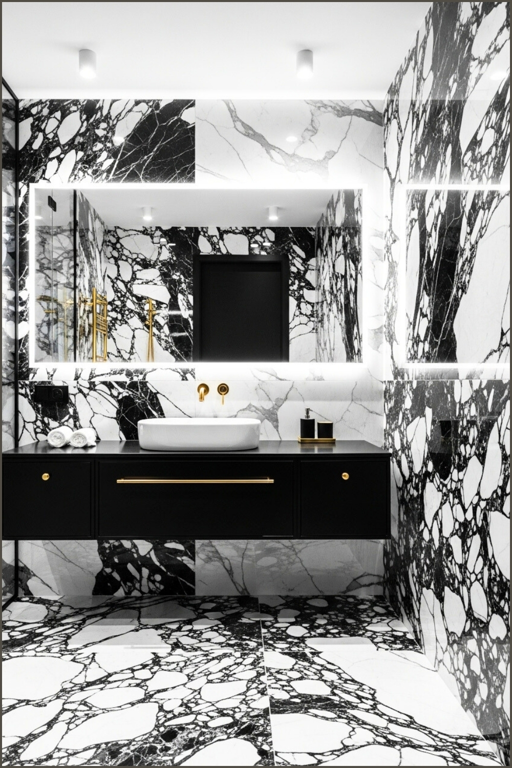 Luxury Monochrome Bathroom With Dramatic Marble Patterns