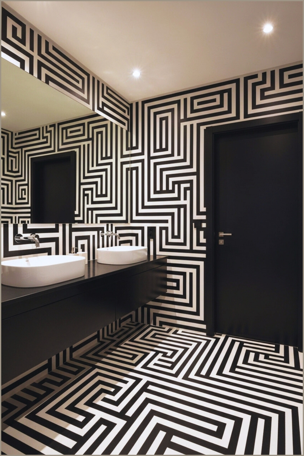 Striking Modern Bathroom With Bold Black And White