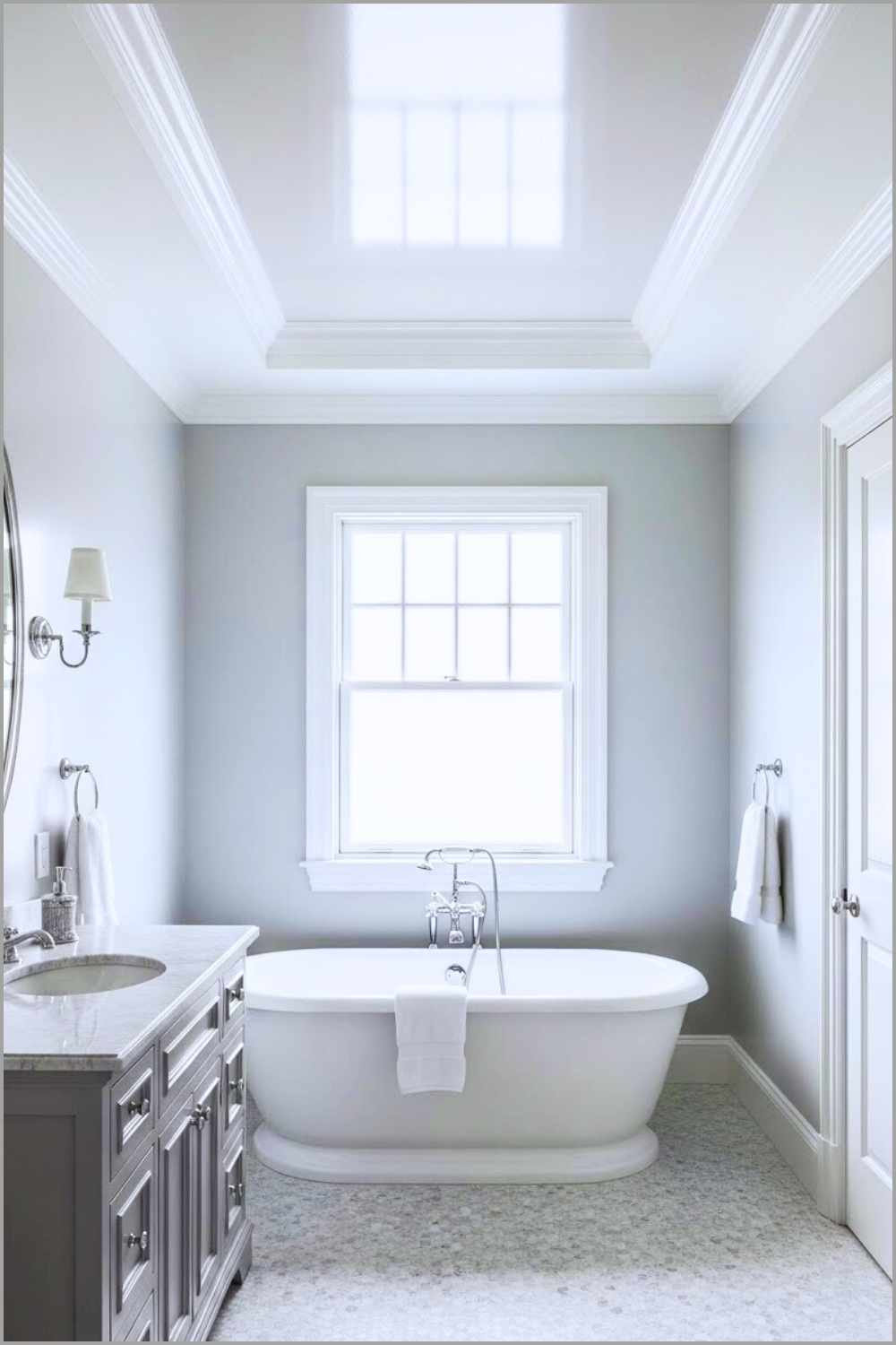 Sophisticated Classic Bathroom With Glossy Painted Walls