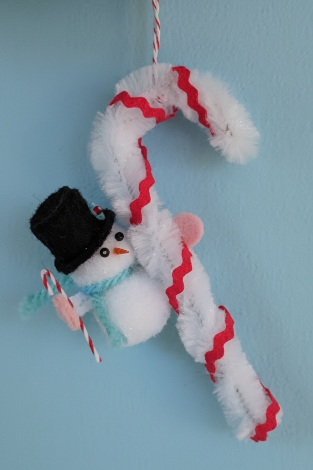 Tiny Christmas Crafts That Add Charm