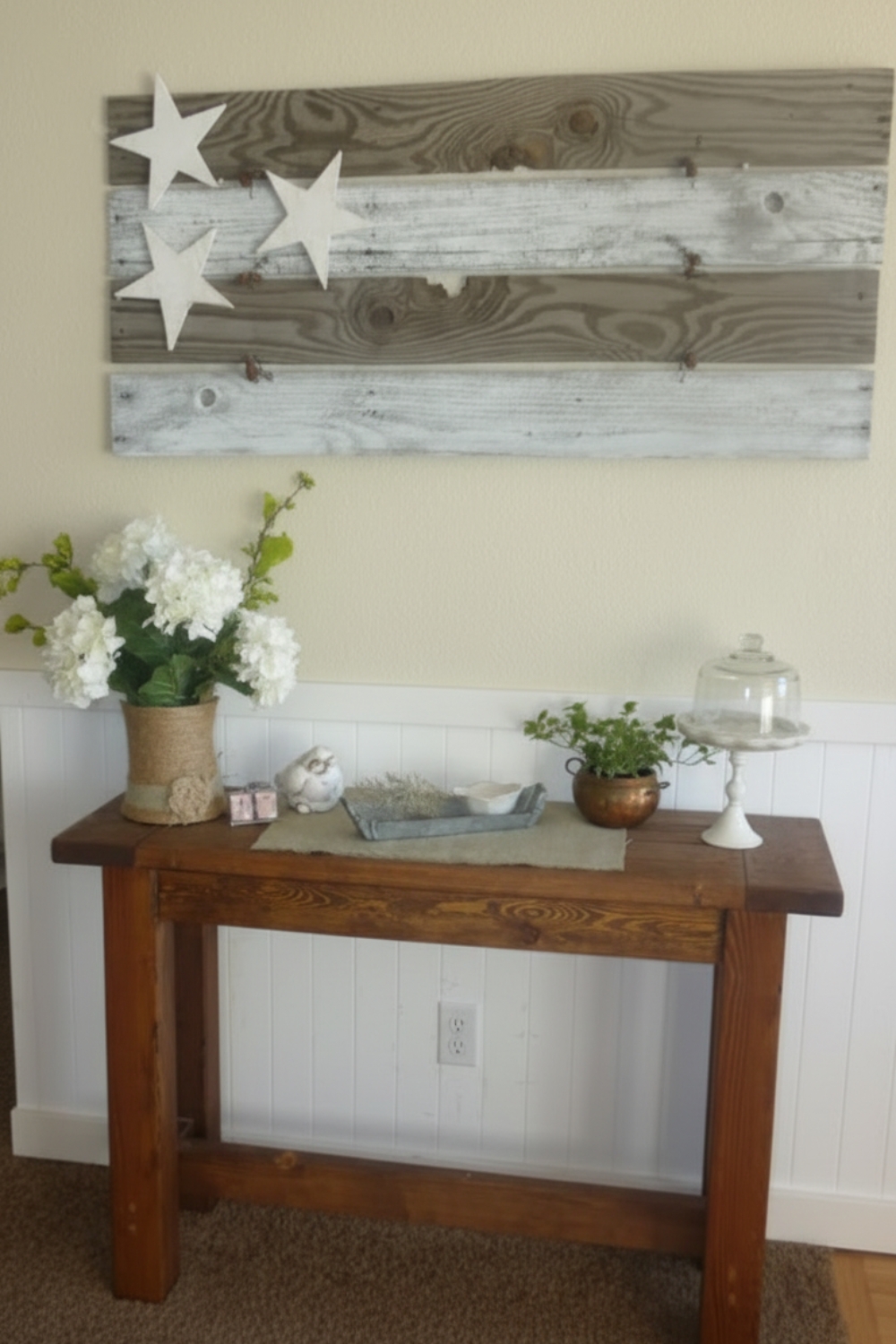 Small Pallet Flag Decor