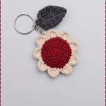 Crochet Daisy Flower Keychain 2