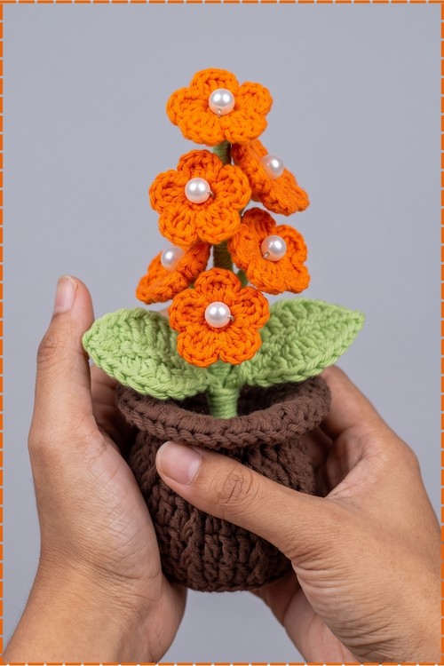 Crochet Gorgeous Flower Vase 1