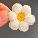 Easy Crochet Daisy Flower