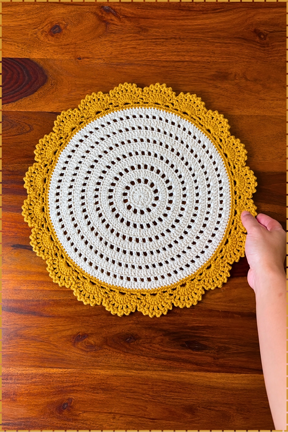Easy Round Textured Crochet Placemat Tutorial