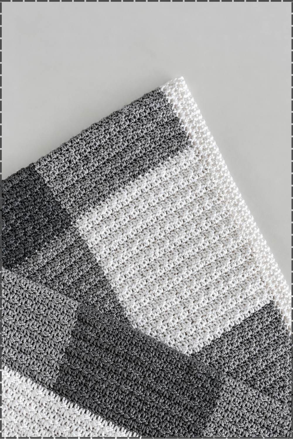 How To Crochet Classic Gingham Blanket Lap