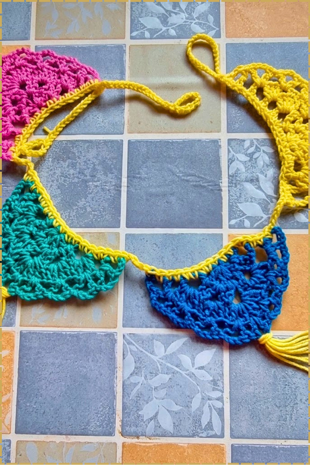 How to Crochet Pretty Bunting Triangle Garland