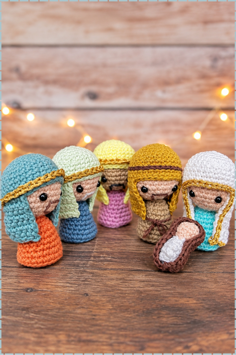 How to Crochet a Tiny Round Nativity for Christmas